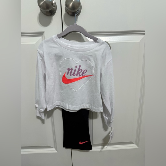 NEW! Nike Kids White Long Sleeve Tee with Black Pants Logo Set - Picture 2 of 5